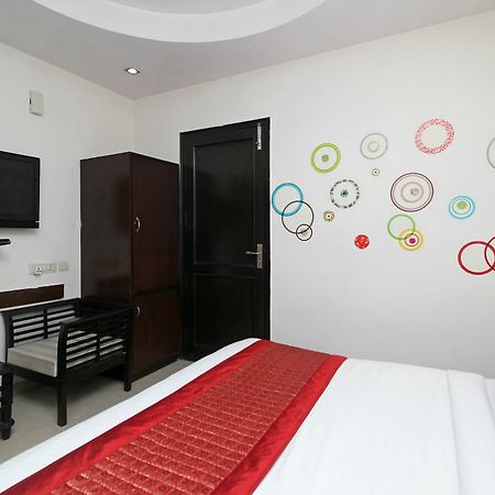 Oyo 9030 Hotel Delhi Airport Plaza 新德里 外观 照片